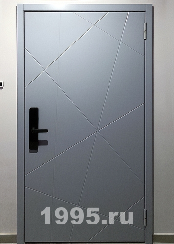 Дверь с электронным замком и зеркалом