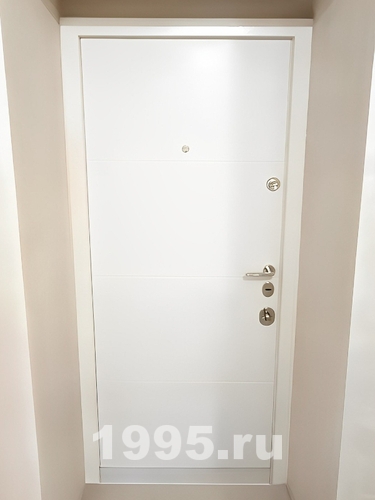 Панель белого цвета